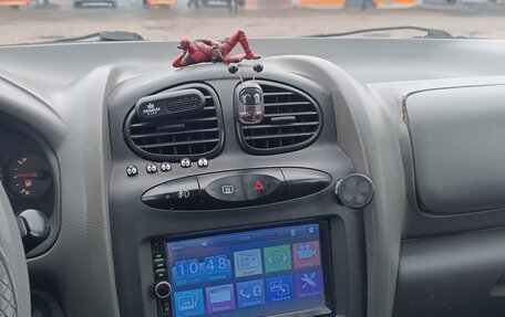 Hyundai Santa Fe III рестайлинг, 2001 год, 350 000 рублей, 13 фотография