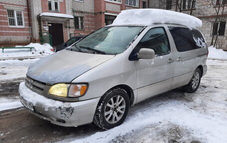 Toyota Sienna I, 2001 год, 499 999 рублей, 2 фотография