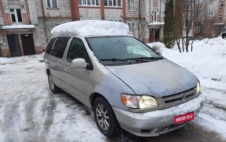 Toyota Sienna I, 2001 год, 499 999 рублей, 3 фотография
