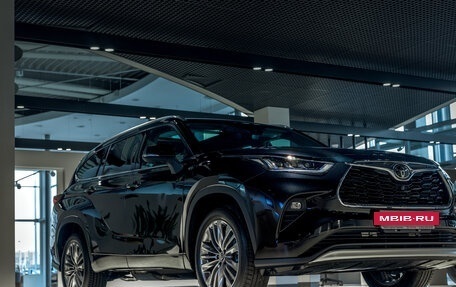 Toyota Highlander, 2025 год, 6 799 000 рублей, 2 фотография