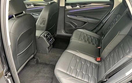 Volkswagen Passat B8 рестайлинг, 2021 год, 2 000 000 рублей, 8 фотография