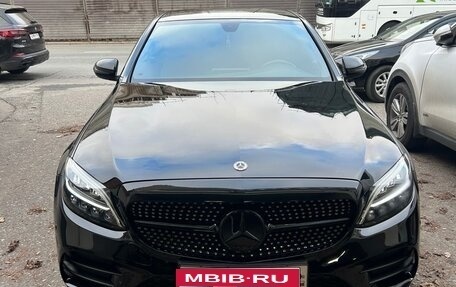 Mercedes-Benz C-Класс, 2019 год, 2 400 000 рублей, 1 фотография
