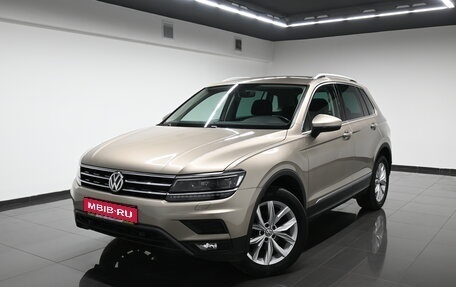 Volkswagen Tiguan II, 2018 год, 2 615 000 рублей, 1 фотография