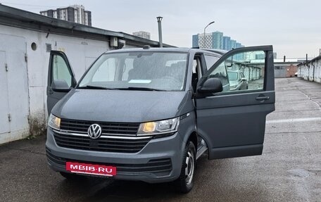 Volkswagen Caravelle T6 рестайлинг, 2020 год, 4 500 000 рублей, 13 фотография