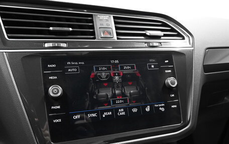 Volkswagen Tiguan II, 2018 год, 2 615 000 рублей, 15 фотография