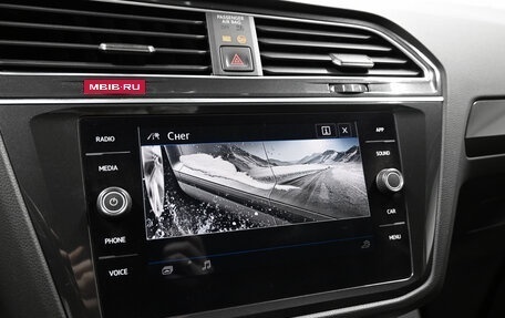 Volkswagen Tiguan II, 2018 год, 2 615 000 рублей, 17 фотография