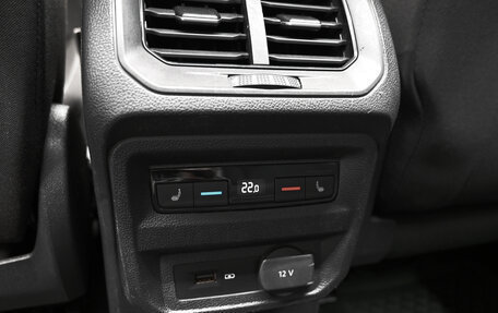 Volkswagen Tiguan II, 2018 год, 2 615 000 рублей, 25 фотография