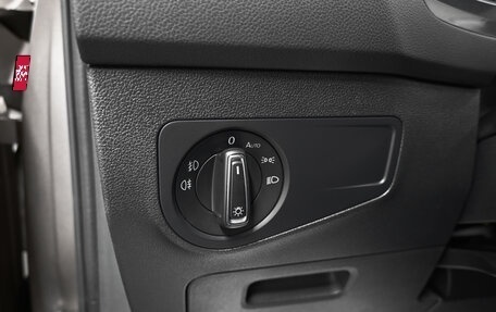 Volkswagen Tiguan II, 2018 год, 2 615 000 рублей, 26 фотография