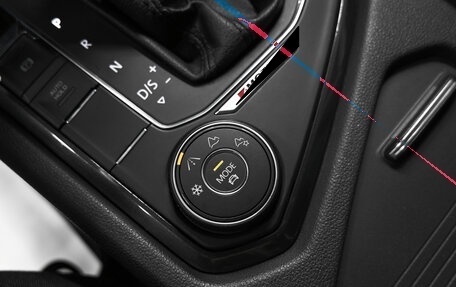 Volkswagen Tiguan II, 2018 год, 2 615 000 рублей, 23 фотография