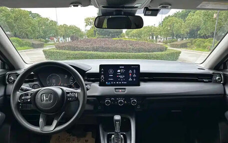 Honda Vezel, 2023 год, 1 500 000 рублей, 12 фотография