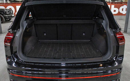 Volkswagen Tiguan II, 2021 год, 4 198 000 рублей, 10 фотография