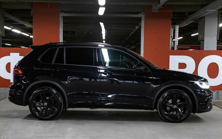 Volkswagen Tiguan II, 2021 год, 4 198 000 рублей, 4 фотография