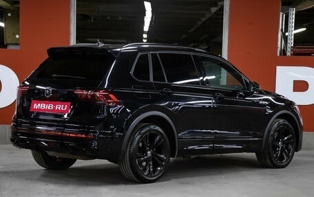 Volkswagen Tiguan II, 2021 год, 4 198 000 рублей, 5 фотография