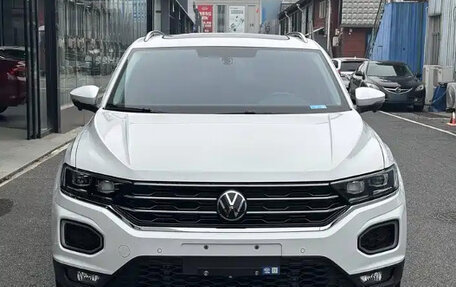 Volkswagen T-Roc I, 2022 год, 1 389 047 рублей, 2 фотография