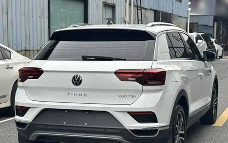 Volkswagen T-Roc I, 2022 год, 1 389 047 рублей, 6 фотография