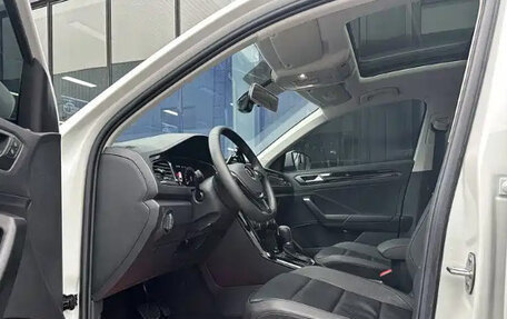 Volkswagen T-Roc I, 2022 год, 1 389 047 рублей, 9 фотография