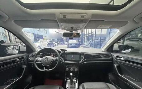 Volkswagen T-Roc I, 2022 год, 1 389 047 рублей, 8 фотография