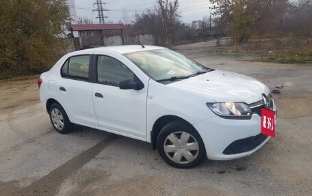 Renault Logan II, 2018 год, 700 000 рублей, 11 фотография