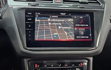 Volkswagen Tiguan II, 2022 год, 3 360 000 рублей, 10 фотография