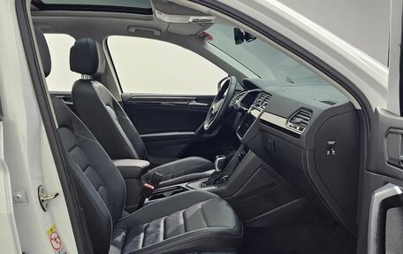 Volkswagen Tiguan II, 2022 год, 3 360 000 рублей, 11 фотография