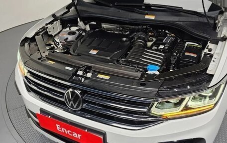 Volkswagen Tiguan II, 2022 год, 3 360 000 рублей, 13 фотография