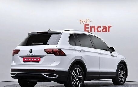 Volkswagen Tiguan II, 2022 год, 3 360 000 рублей, 3 фотография