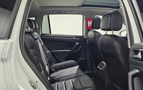 Volkswagen Tiguan II, 2022 год, 3 360 000 рублей, 12 фотография