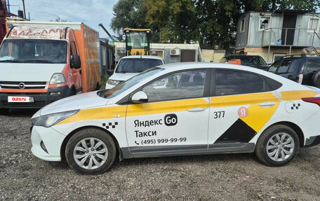 Hyundai Solaris II рестайлинг, 2022 год, 1 000 000 рублей, 3 фотография