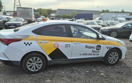 Hyundai Solaris II рестайлинг, 2022 год, 1 000 000 рублей, 4 фотография