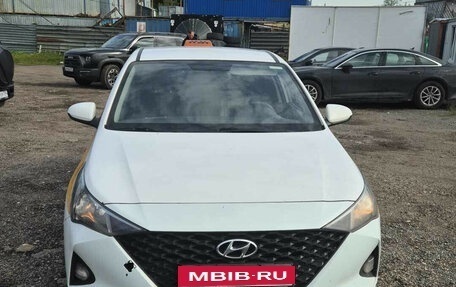 Hyundai Solaris II рестайлинг, 2022 год, 1 000 000 рублей, 7 фотография