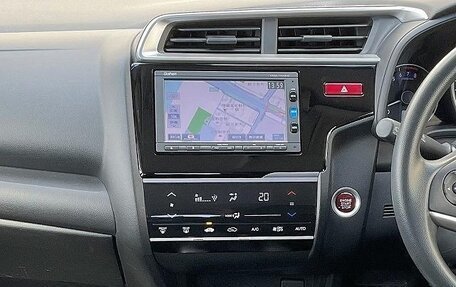 Honda Fit III, 2016 год, 750 000 рублей, 14 фотография