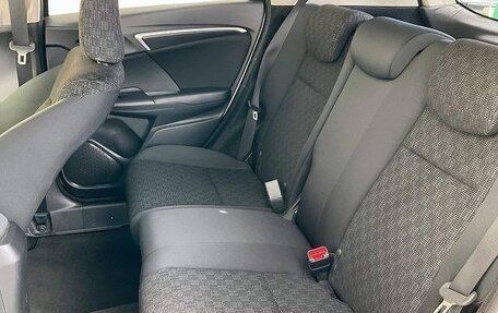 Honda Fit III, 2016 год, 750 000 рублей, 16 фотография