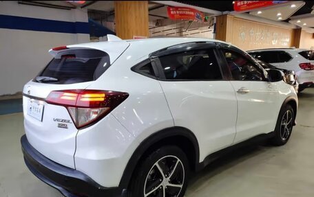 Honda Vezel, 2022 год, 1 637 000 рублей, 6 фотография