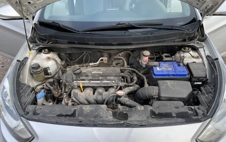 Hyundai Solaris II рестайлинг, 2011 год, 930 000 рублей, 7 фотография