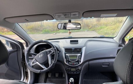 Hyundai Solaris II рестайлинг, 2011 год, 930 000 рублей, 11 фотография