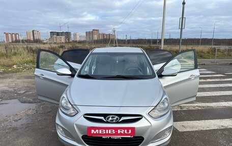 Hyundai Solaris II рестайлинг, 2011 год, 930 000 рублей, 8 фотография