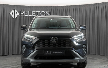 Toyota RAV4, 2020 год, 3 440 000 рублей, 21 фотография