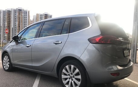 Opel Zafira C рестайлинг, 2012 год, 1 050 000 рублей, 6 фотография