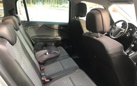 Opel Zafira C рестайлинг, 2012 год, 1 050 000 рублей, 8 фотография