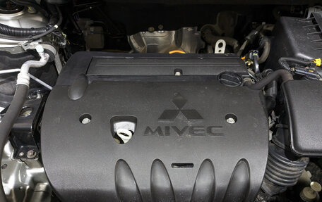 Mitsubishi Outlander III рестайлинг 3, 2022 год, 2 400 000 рублей, 9 фотография