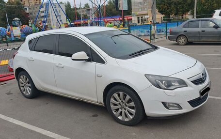 Opel Astra J, 2011 год, 600 000 рублей, 3 фотография