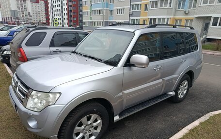 Mitsubishi Pajero IV, 2011 год, 1 910 000 рублей, 2 фотография