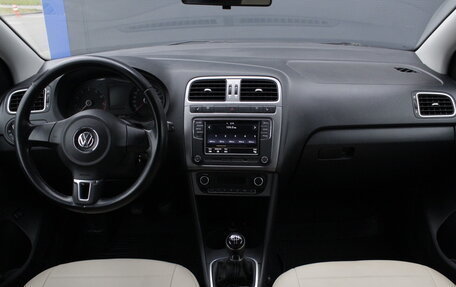 Volkswagen Polo VI (EU Market), 2015 год, 890 000 рублей, 17 фотография