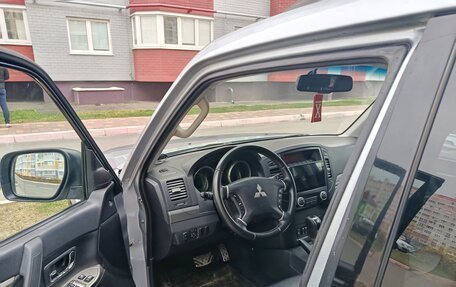 Mitsubishi Pajero IV, 2011 год, 1 910 000 рублей, 7 фотография