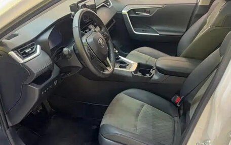 Toyota RAV4, 2022 год, 2 159 047 рублей, 7 фотография