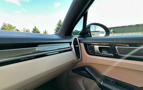 Porsche Cayenne III, 2019 год, 7 070 000 рублей, 13 фотография