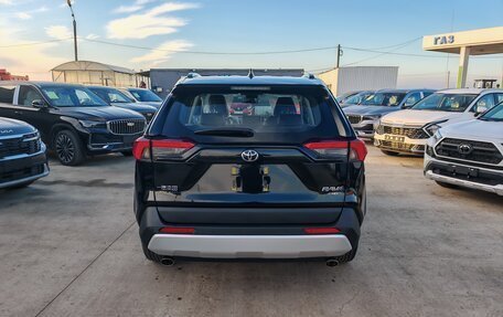 Toyota RAV4, 2025 год, 3 820 000 рублей, 3 фотография