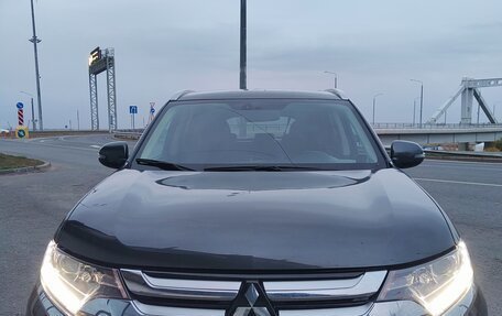 Mitsubishi Outlander III рестайлинг 3, 2018 год, 2 298 000 рублей, 4 фотография