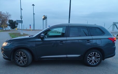 Mitsubishi Outlander III рестайлинг 3, 2018 год, 2 298 000 рублей, 2 фотография