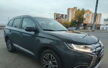 Mitsubishi Outlander III рестайлинг 3, 2018 год, 2 298 000 рублей, 3 фотография